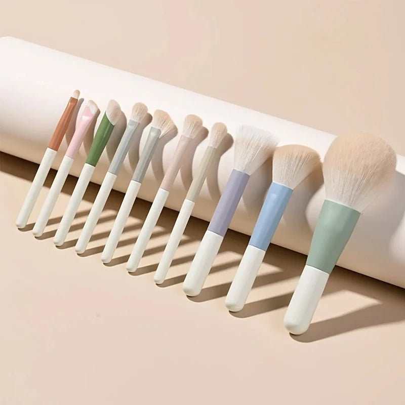10 Mini Portable Makeup Brush Set – Kit Completo com Pincéis de Sombra, Cerdas Macias, Compacto para Viagem